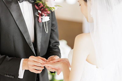 自然に包まれ誓いの瞬間がより感動的に