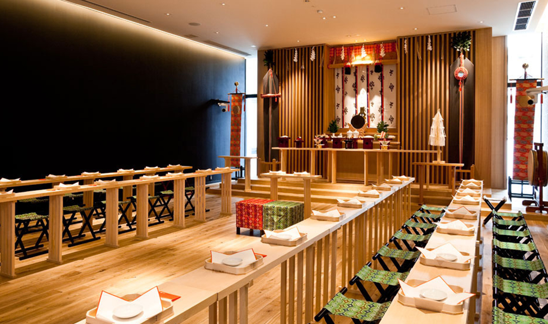 静寂と光に満たされた神前式場「太陽の神殿」