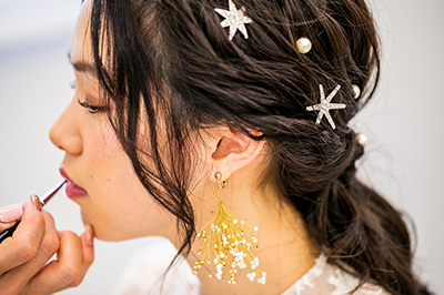 結婚式の花嫁を美しくしてきたプロがメイク